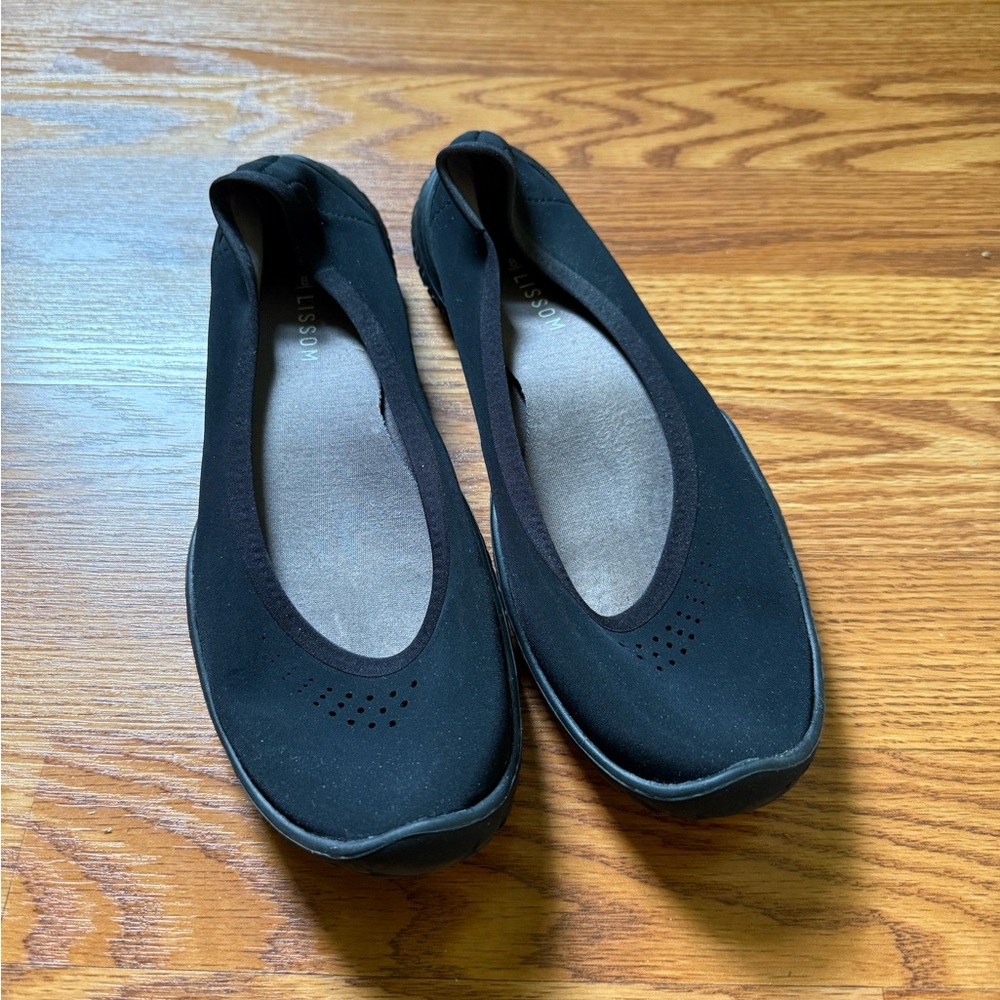 Lissom flats in black